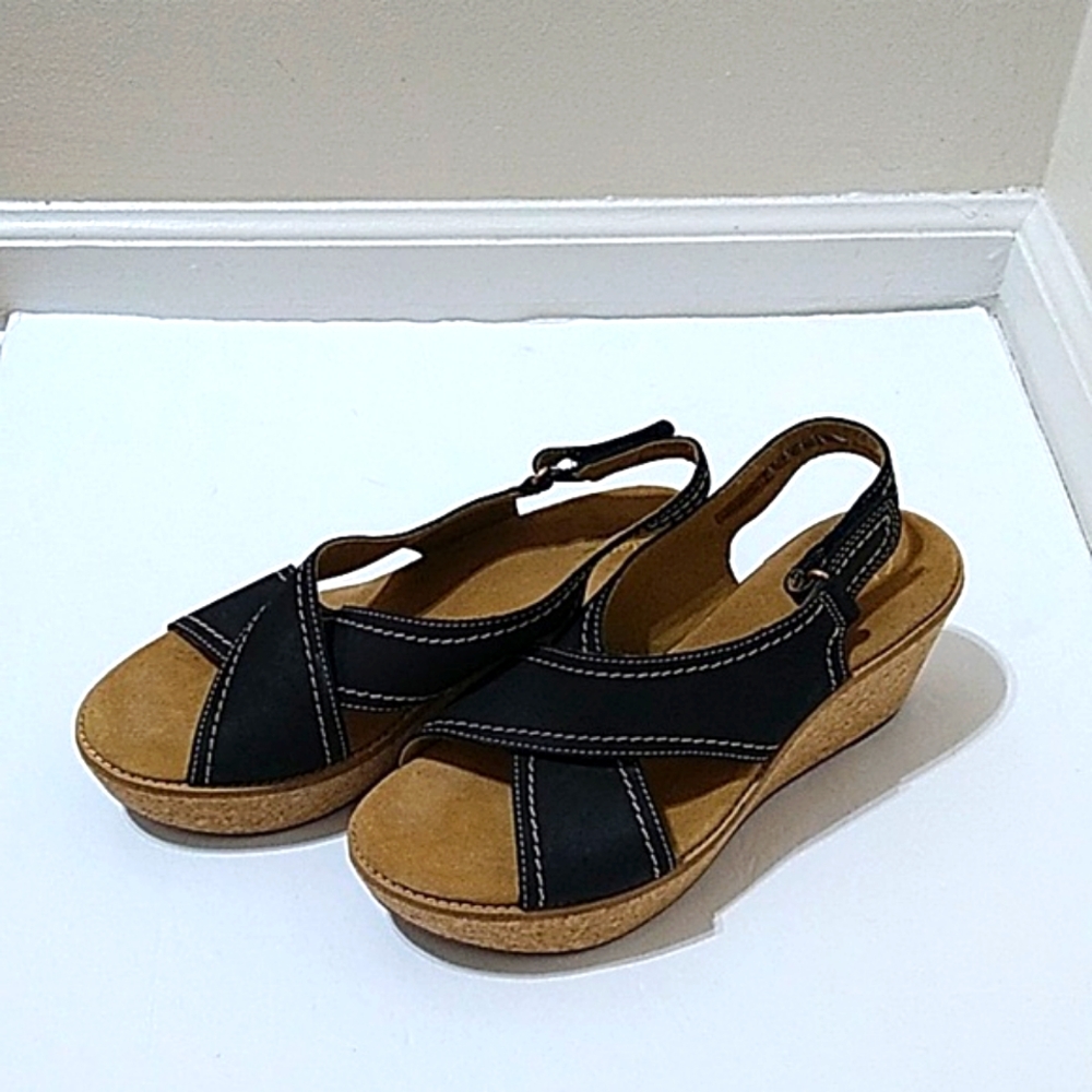 Clarks Women's Aisley Tulip Wedge Sandals